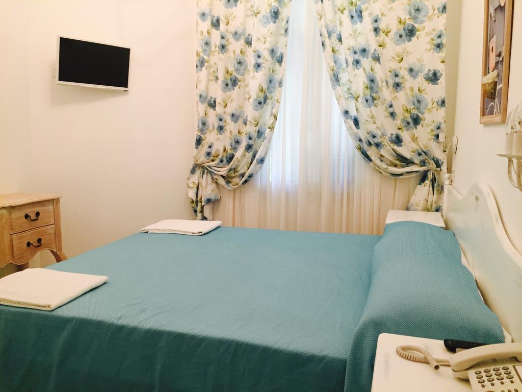 Hotel La Scogliera 博尔迪盖拉 客房 照片